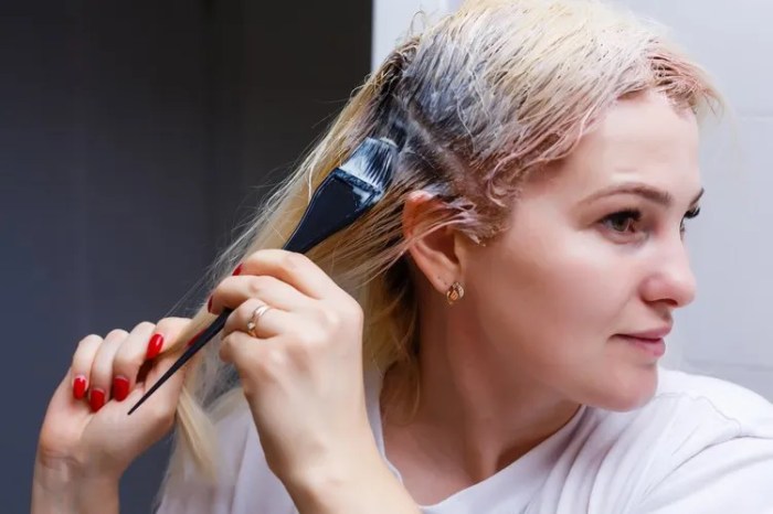 Color hair with food coloring