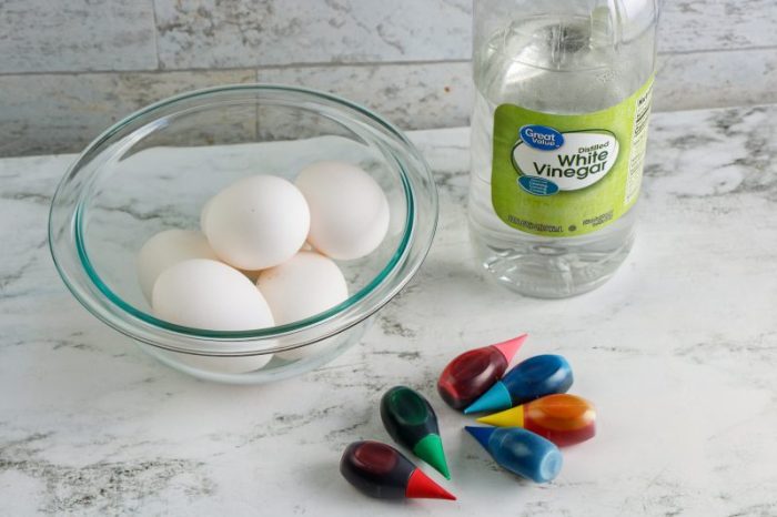 How dye eggs with food coloring