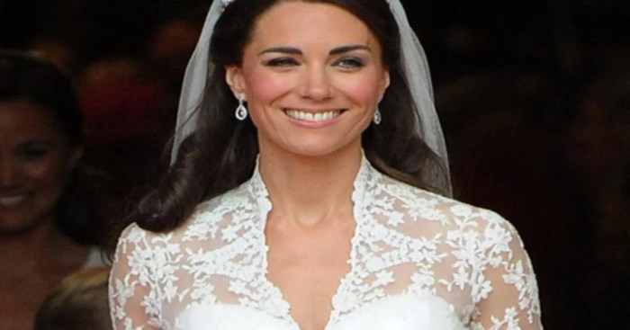 Kate middleton's wedding dress cost