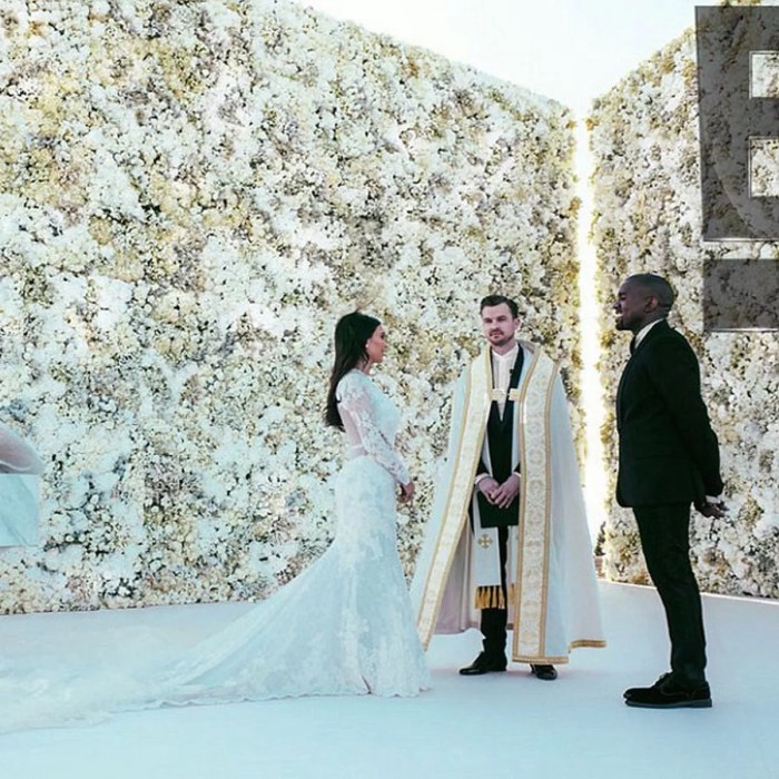 Kim kardashian wedding dress with kanye